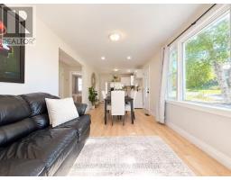24 Main Street, East Gwillimbury, ON L0G1M0 Photo 11