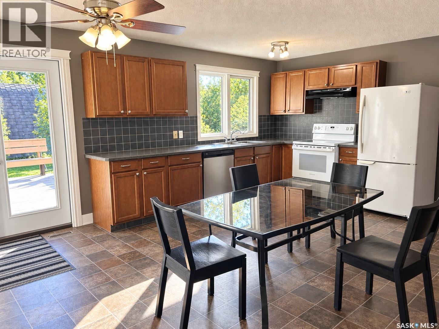 401 Service ROAD E, Shellbrook — photo 3