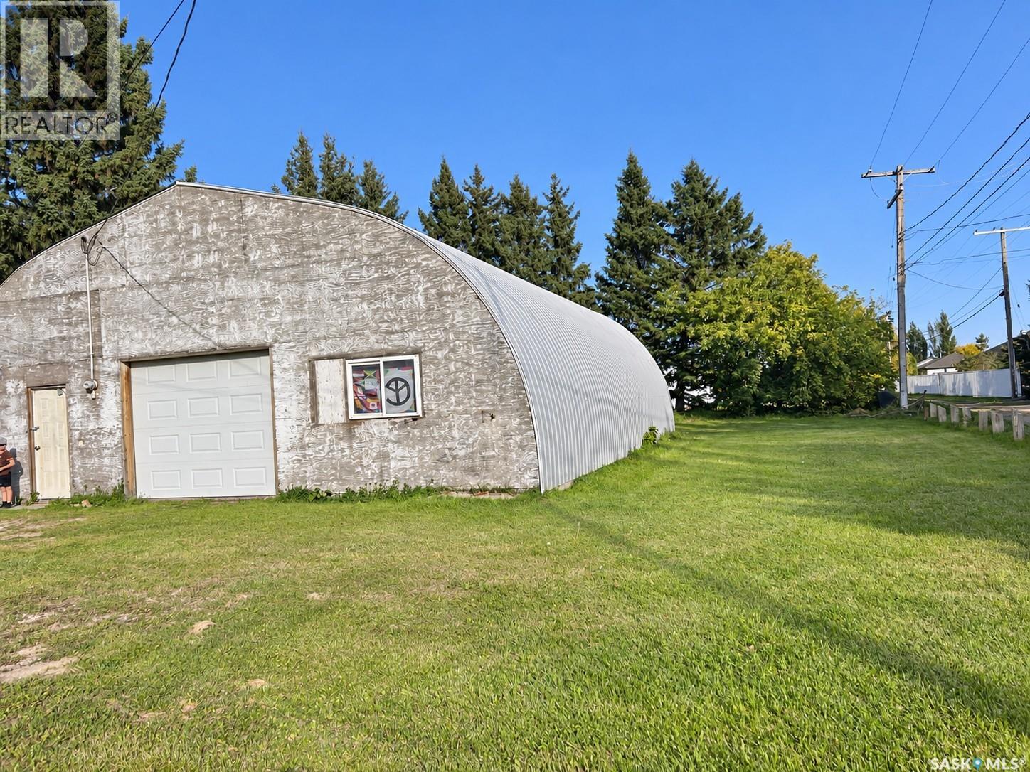 401 Service ROAD E - 31
