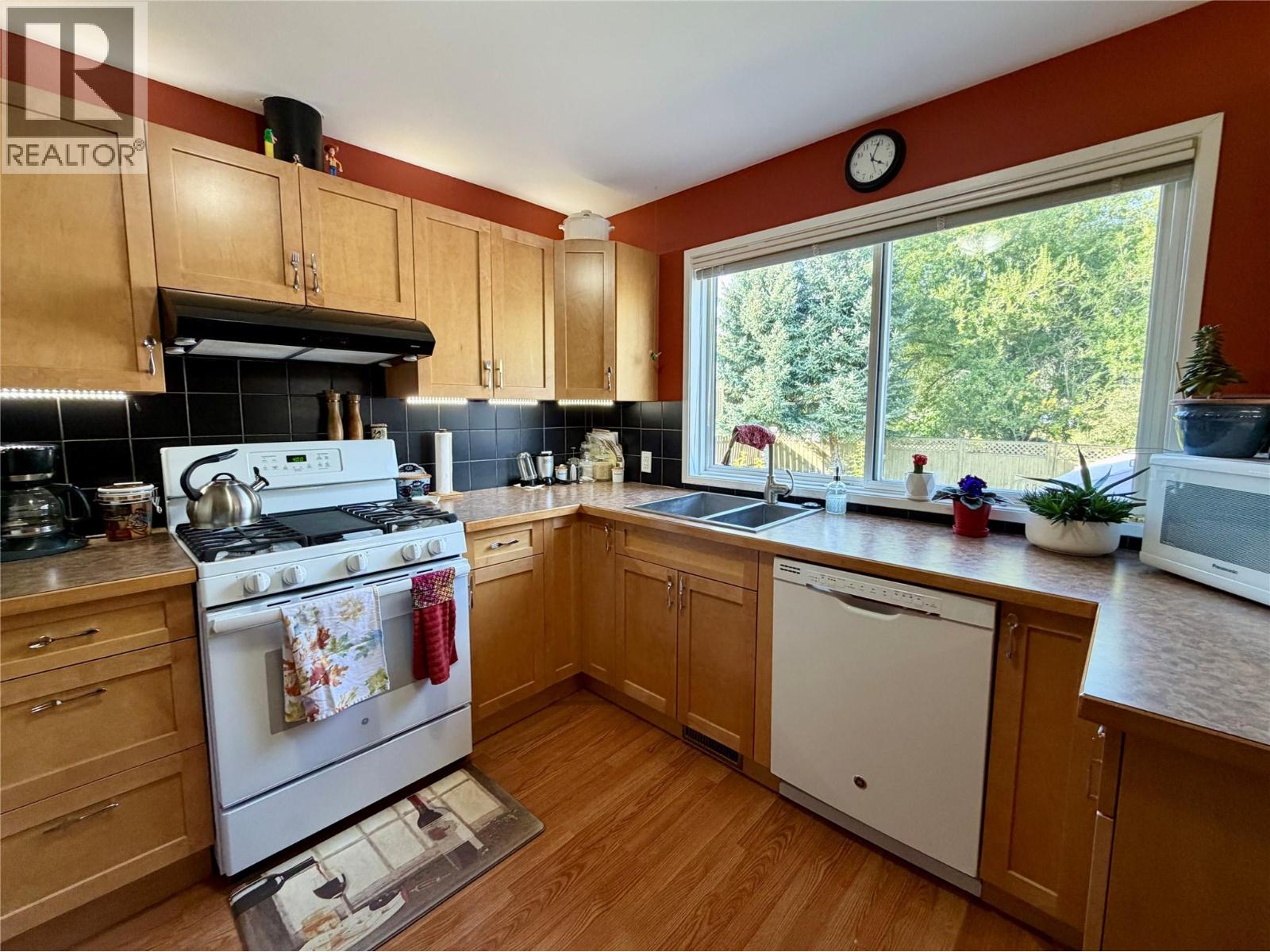 1623 Landsdowne Crescent - 16