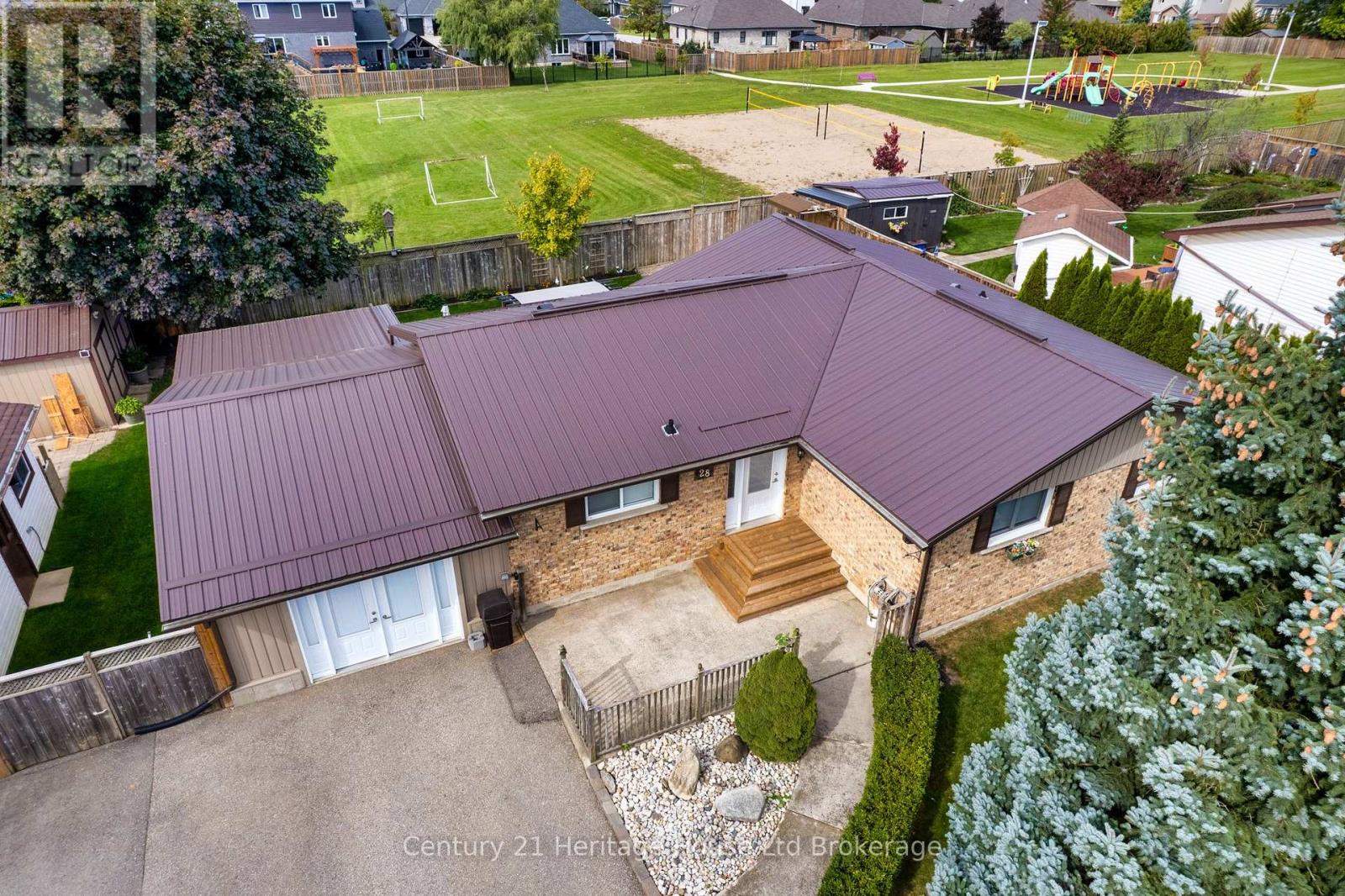 28 PEGGY AVENUE, South-West Oxford (Mount Elgin)