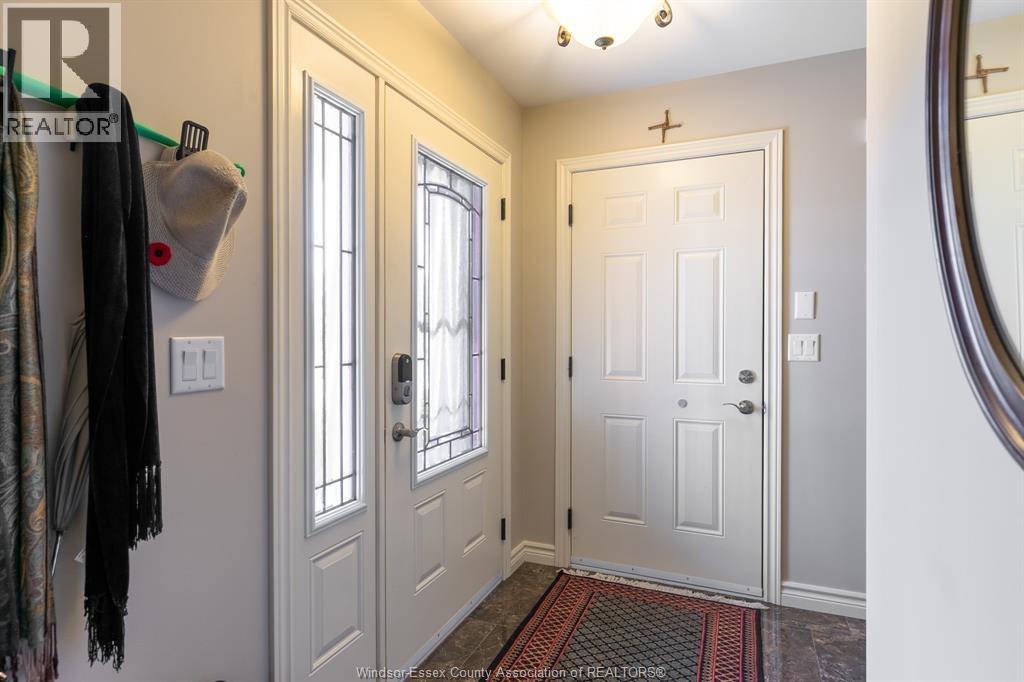 3250 ARPINO Avenue, Windsor, Ontario, N8N0A5, Windsor, Ontario — photo 3 of 5