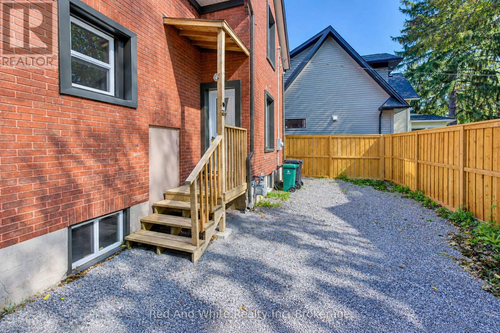 18 MIEHM PLACE — photo 2