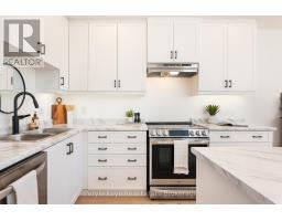 12 Leeds Court, Bracebridge), ON P1L0B7 Photo 18