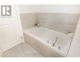 12 Leeds Court, Bracebridge), ON P1L0B7 Photo 27