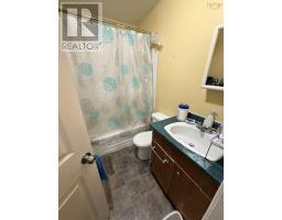 100-102 Henry Street Street, Sydney, NS B1N2H3 Photo 20