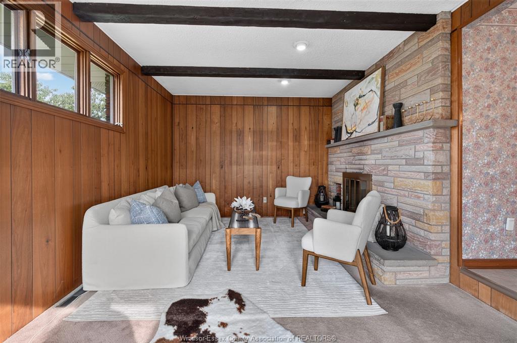 1565 Roxborough - 17