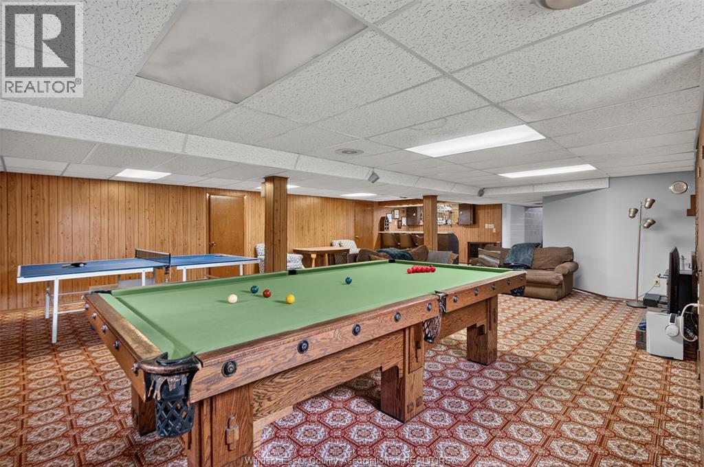 1565 Roxborough - 33