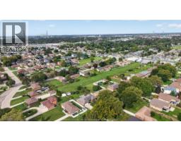 1565 Roxborough, Windsor, ON N9B3H2 Photo 30