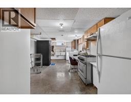 1565 Roxborough, Windsor, ON N9B3H2 Photo 37