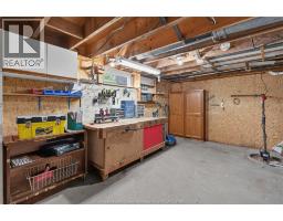 1565 Roxborough, Windsor, ON N9B3H2 Photo 38