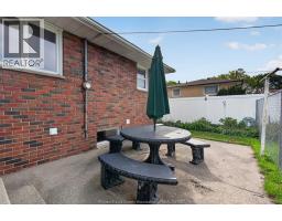 1565 Roxborough, Windsor, ON N9B3H2 Photo 40