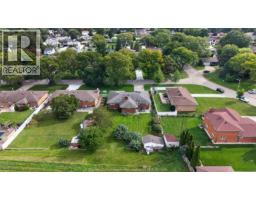 1565 Roxborough, Windsor, ON N9B3H2 Photo 42