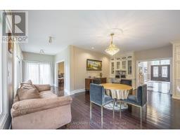 252 Dunview Avenue N, Toronto, ON M2N4J2 Photo 15