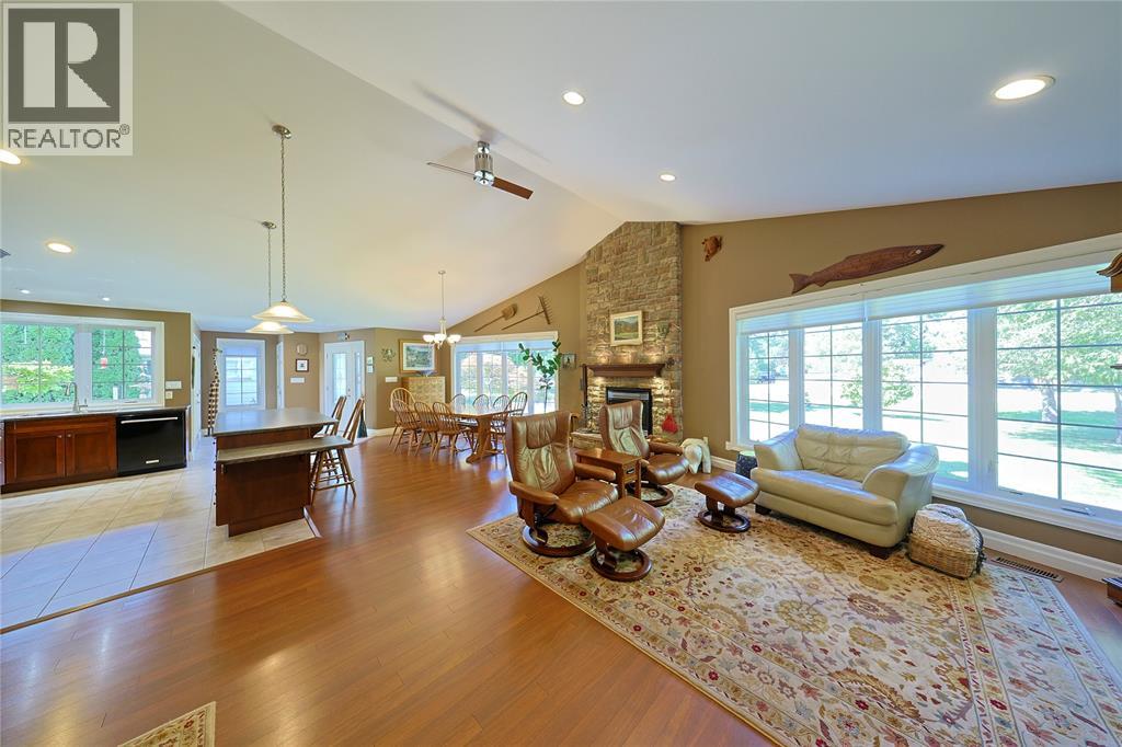 5121 Lakeshore ROAD - 28