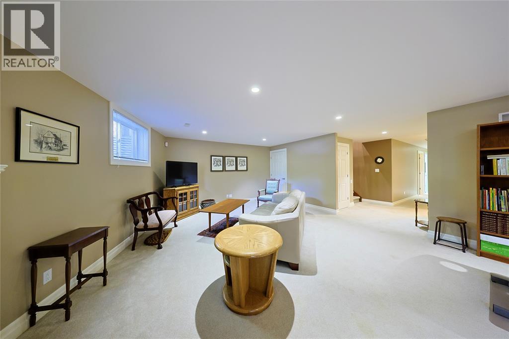 5121 Lakeshore ROAD - 40