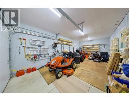 5121 Lakeshore Road, Plympton Wyoming, ON N0N1J6 Photo 17