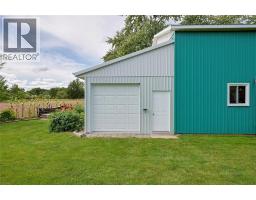 5121 Lakeshore Road, Plympton Wyoming, ON N0N1J6 Photo 18