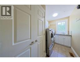 5121 Lakeshore Road, Plympton Wyoming, ON N0N1J6 Photo 20