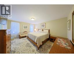 5121 Lakeshore Road, Plympton Wyoming, ON N0N1J6 Photo 21