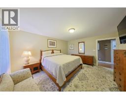 5121 Lakeshore Road, Plympton Wyoming, ON N0N1J6 Photo 22