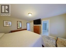 5121 Lakeshore Road, Plympton Wyoming, ON N0N1J6 Photo 23