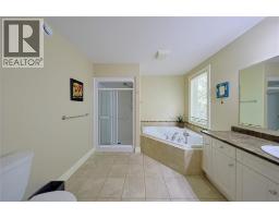 5121 Lakeshore Road, Plympton Wyoming, ON N0N1J6 Photo 24
