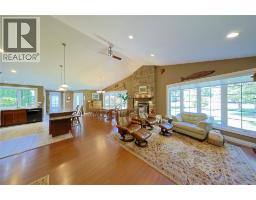 5121 Lakeshore Road, Plympton Wyoming, ON N0N1J6 Photo 28