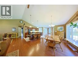 5121 Lakeshore Road, Plympton Wyoming, ON N0N1J6 Photo 31