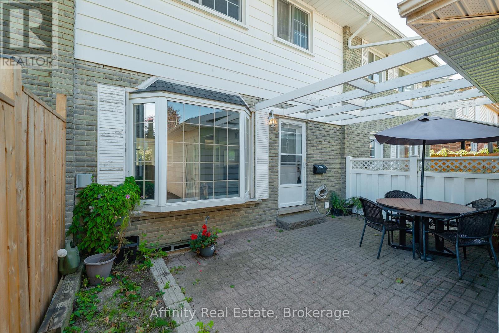 59 RALGREEN CRESCENT — photo 3
