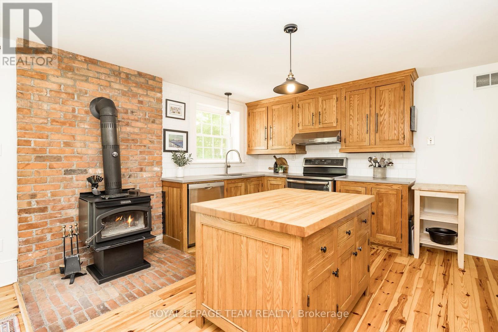 373 CRAIG ROAD - 17