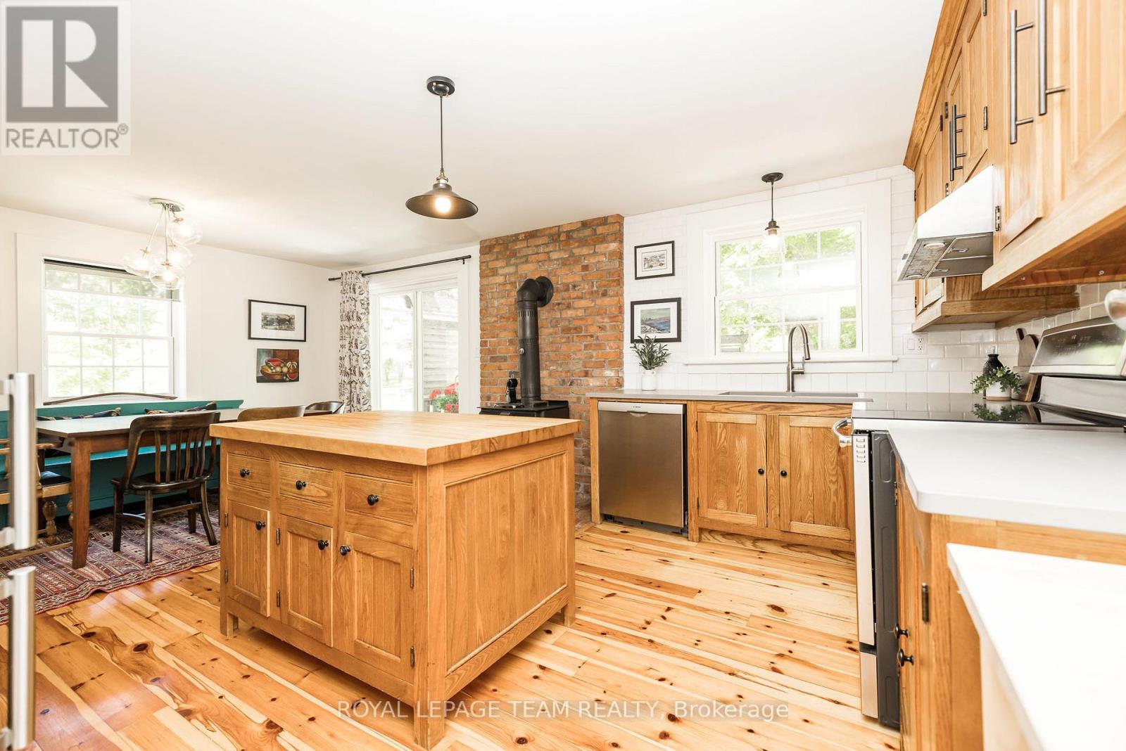 373 CRAIG ROAD - 20