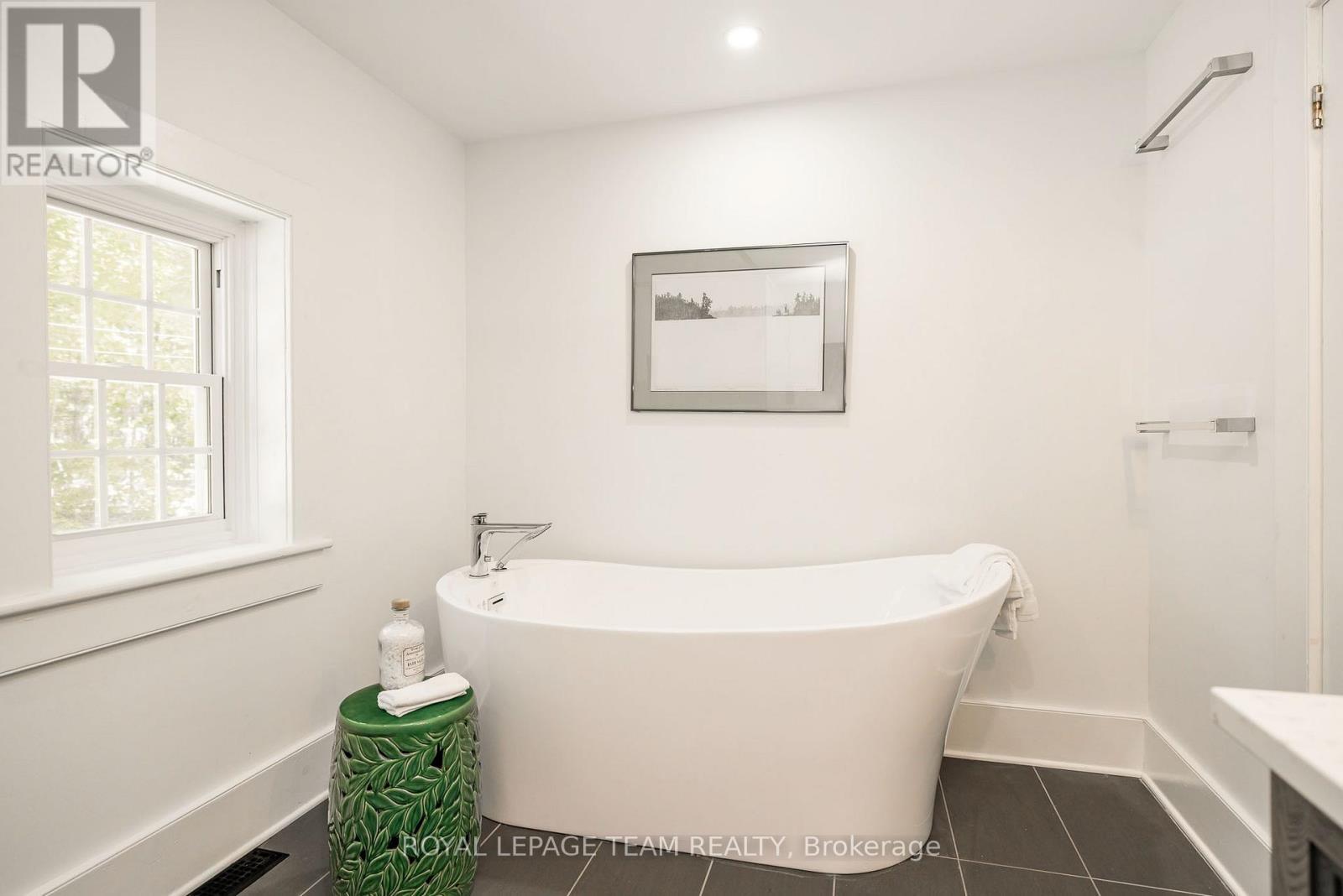 373 CRAIG ROAD - 29