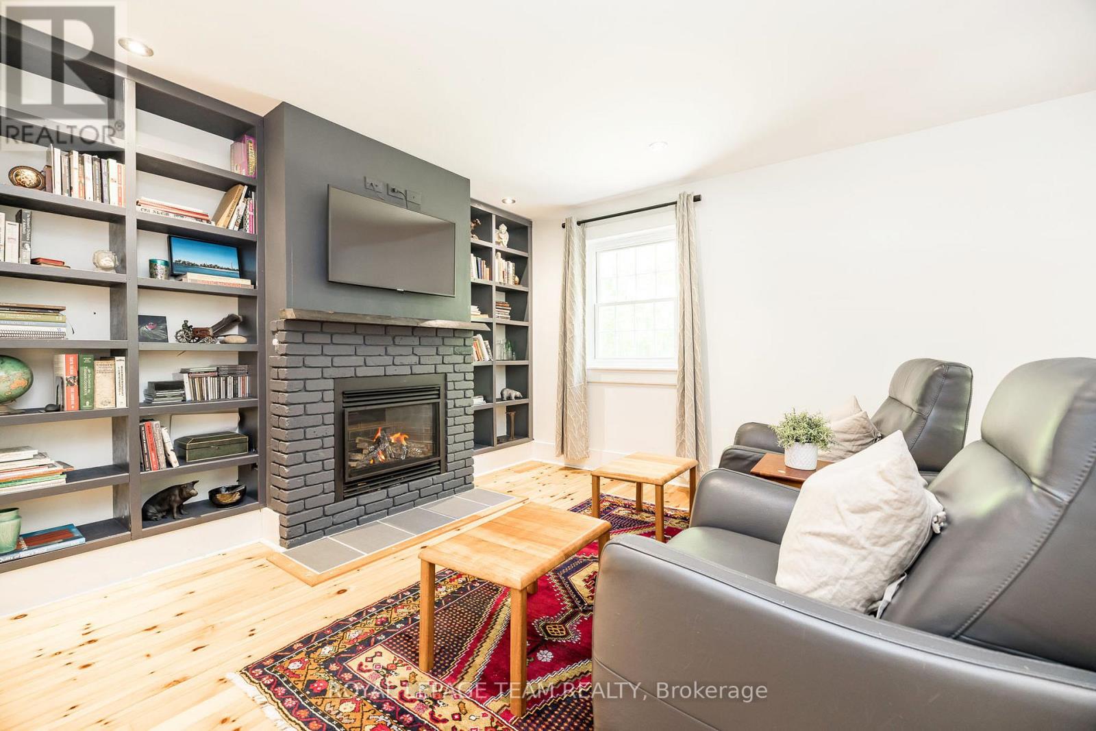 373 CRAIG ROAD - 30