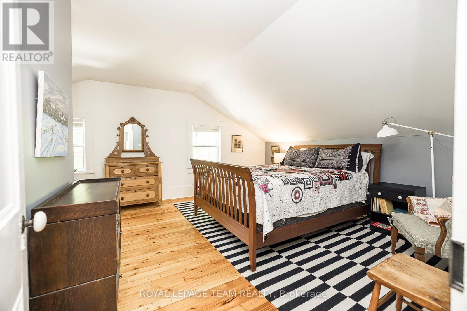373 CRAIG ROAD - 34