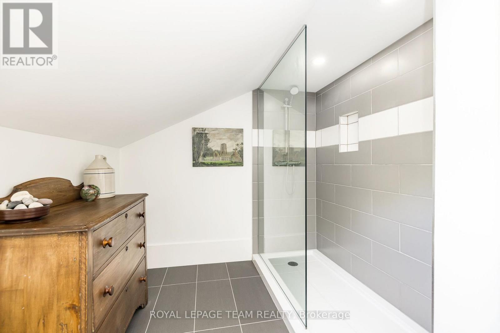 373 CRAIG ROAD - 37
