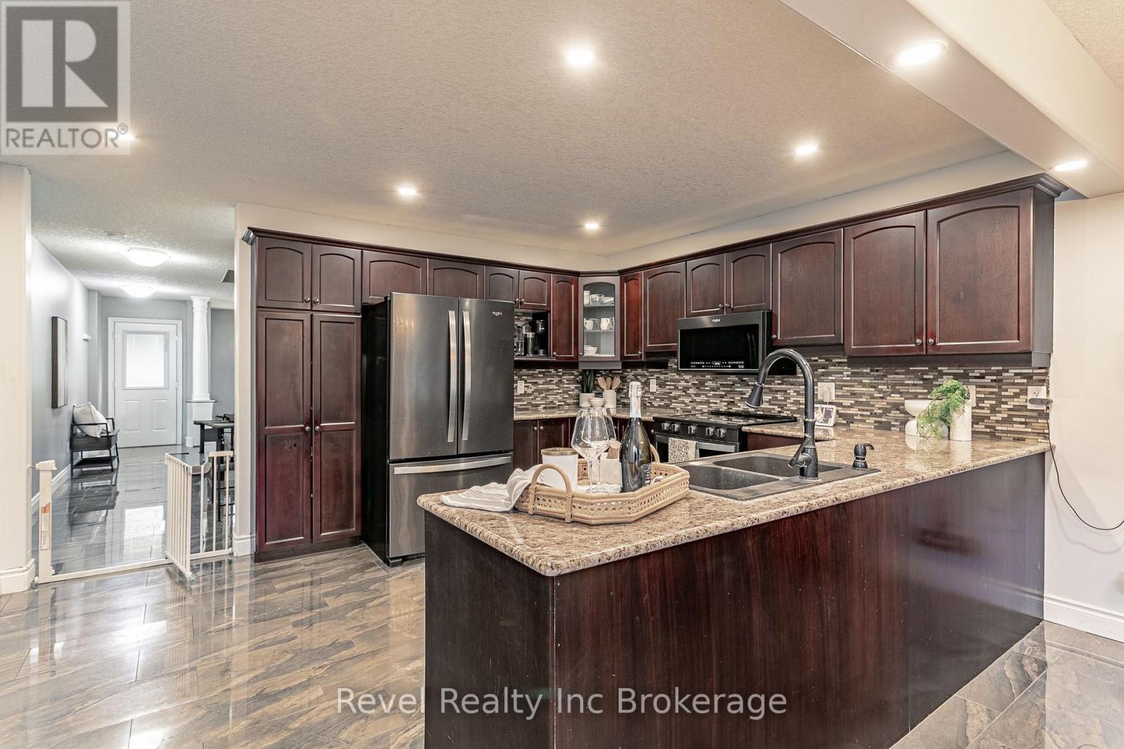 53 APPLEWOOD STREET - 12