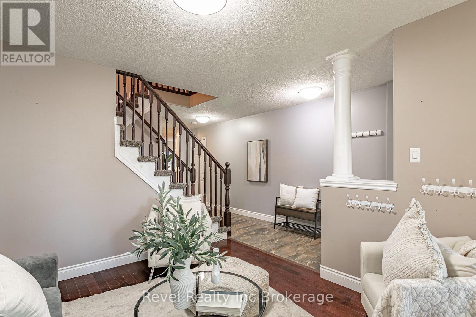 53 APPLEWOOD STREET - 7
