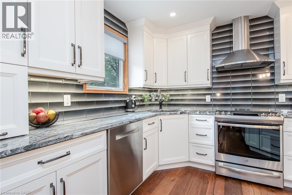 154 AMBLESIDE Court - 16