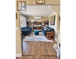 325 Creston Boulevard thumbnail 13