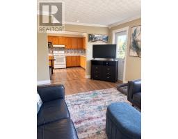 325 Creston Boulevard thumbnail 19