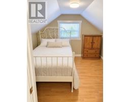 325 Creston Boulevard thumbnail 23
