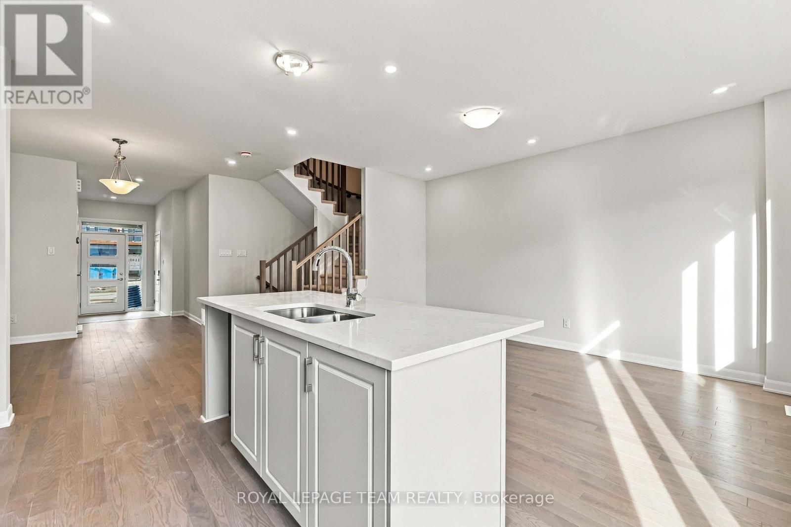 845 FAIRLINE ROW - Image 17