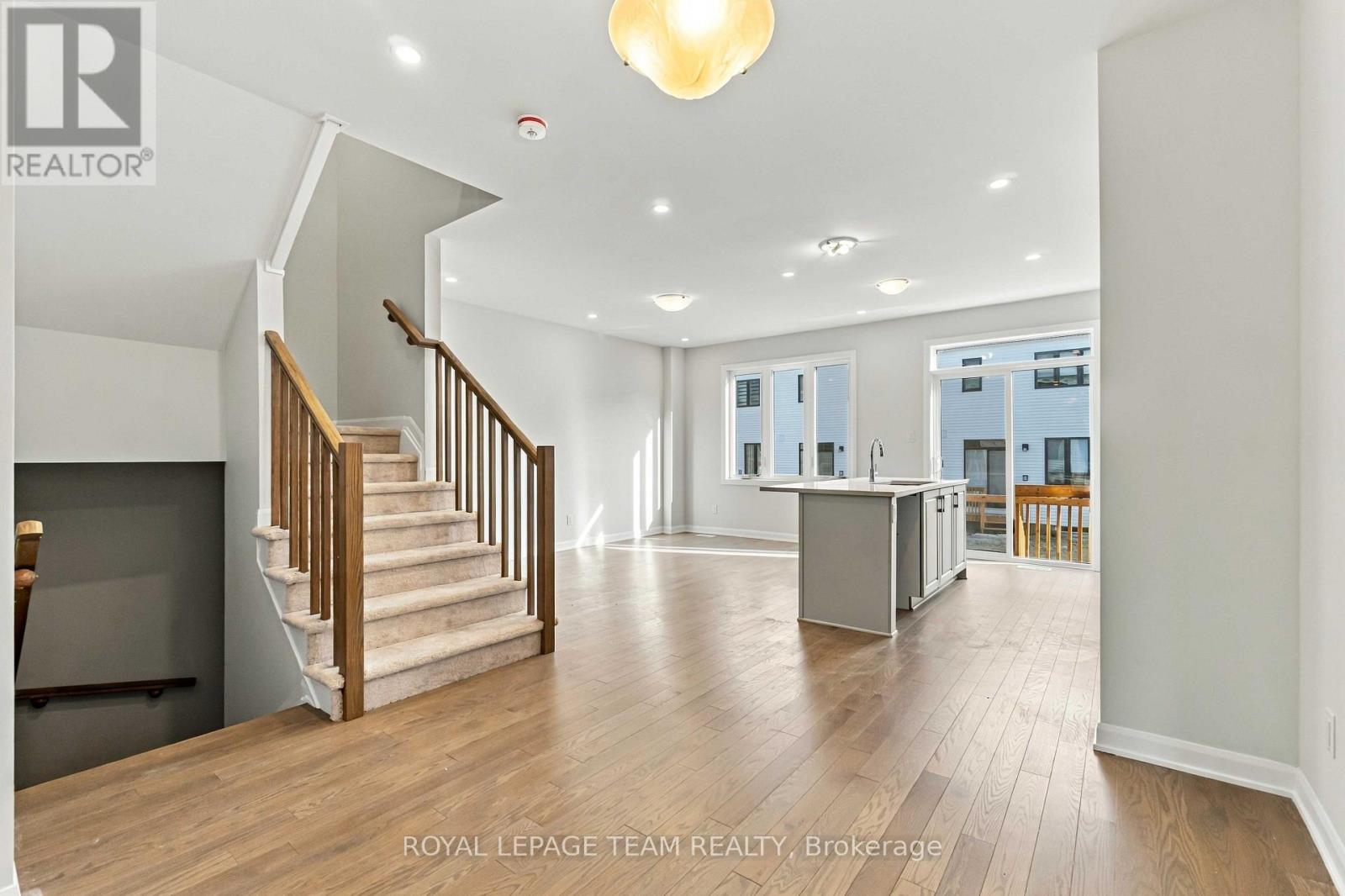 845 FAIRLINE ROW - 4