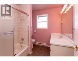 2128 Colinwood Rd, Sidney, BC V8L4H5 Photo 13