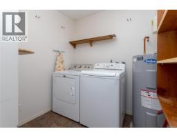 2128 Colinwood Rd, Sidney, BC V8L4H5 Photo 15