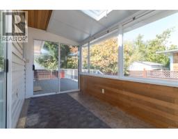 2128 Colinwood Rd, Sidney, BC V8L4H5 Photo 17