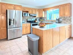 Office - 88 Mount Laurel Crescent, Winnipeg, MB R2J4C4 Photo 9