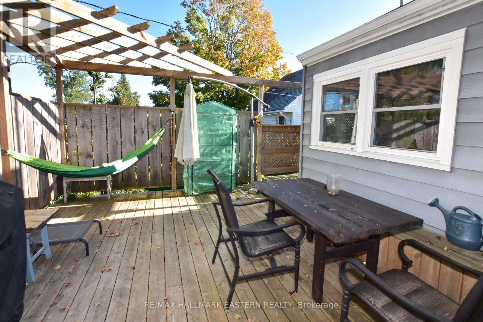 726 FAIRBAIRN STREET - 18