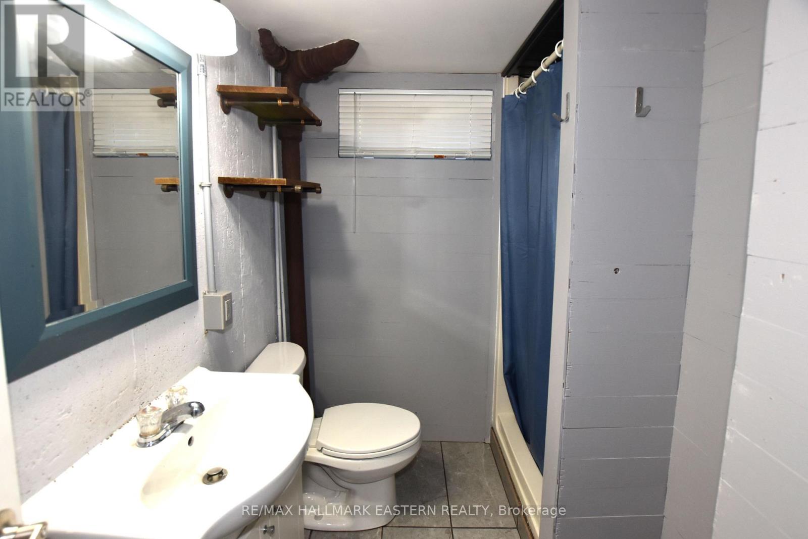 726 FAIRBAIRN STREET - 23
